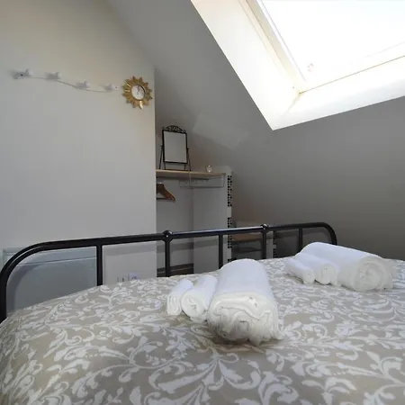 Appartement, Duplex à 500m De La Avec Balcon