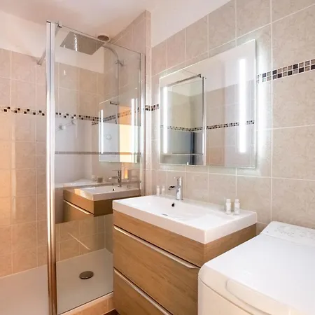 Appartement, Duplex A 500m De La Mer Avec Balcon Apartment *